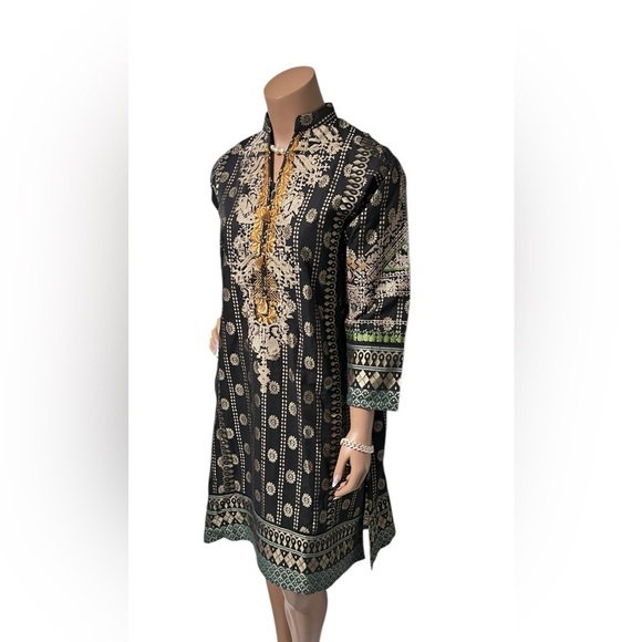 Elegant Black and Gold Women's Dress - Picture 12 of 12